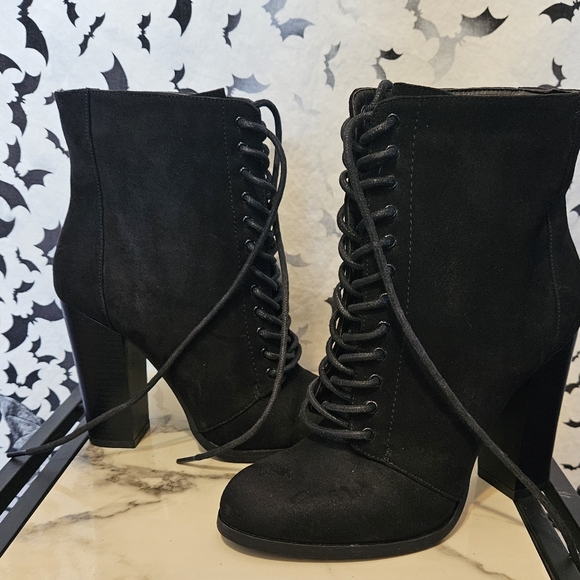 JustFab Shoes - JustFab Black Boots Cambria Faux Suede Lace Up Size 7